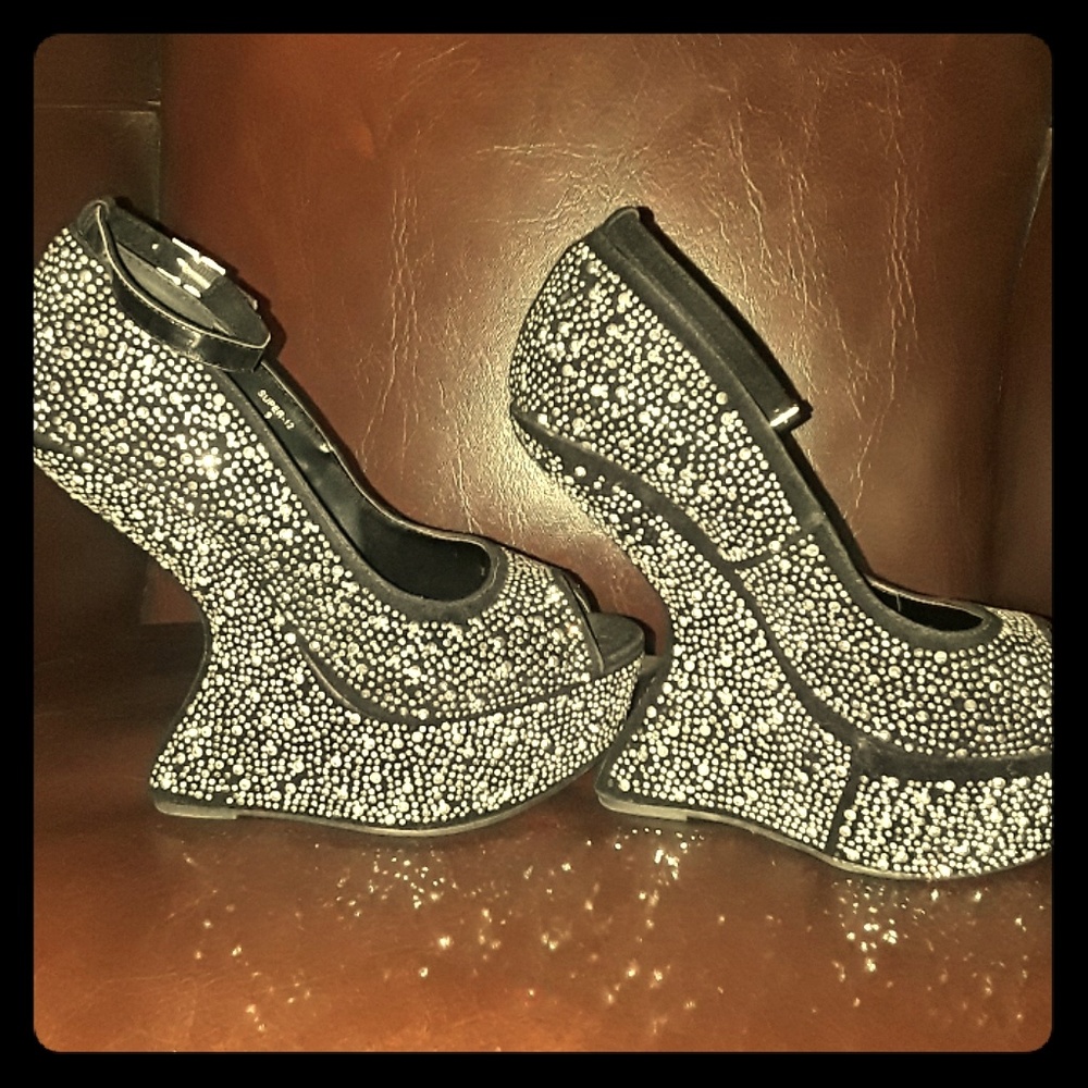 Mascotte Wedge Heels